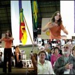 Kelen Krause cantando o Hino Nacional