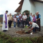 Comunidade Isabel Alto planta seu Ipê Amarelo