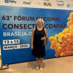 Pastora Ivoni Richter Reimer recebe prêmio por pesquisas realizadas na área da teologia