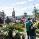 O dia 13 de outubro de 2024 foi um dia festivo para a Comunidade Evangélica de Lomba Grande. Em um lindo e agradável dia de sol, os membros e amigos da Comunidade se reuniram para inaugurar a nova pintura da igreja e para celebrar a sua festa anual.