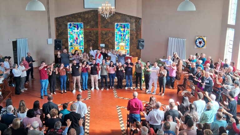 No dia 04 de maio de 2025, a Paróquia Evangélica de Confissão Luterana no Vale do Três Forquilhas – IECLB, celebrou com grande alegria a tradicional Festa do Kerb, um momento marcante de fé, comunhão e celebração da cultura alemã.