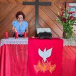 Comunidade em Salvador - acendimento das velas do altar