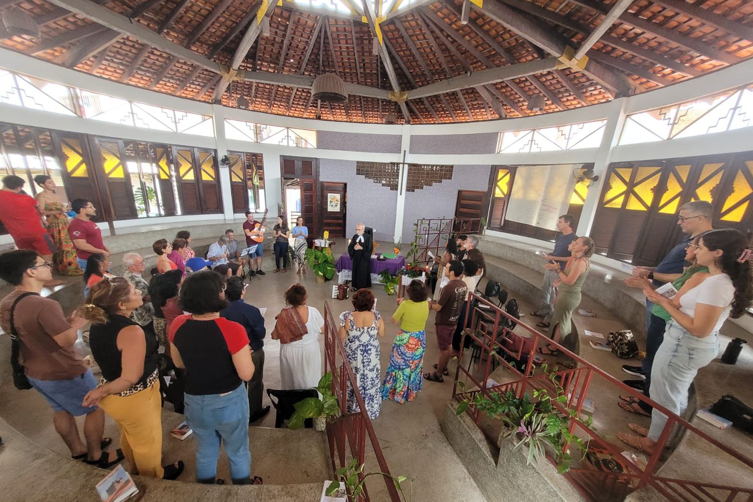 Comunidade em Belém celebra culto de despedida do Pastor Romeu Martini