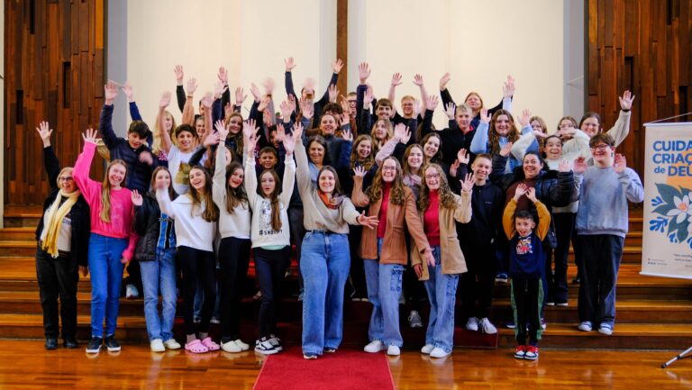 Grupos de Juventude Evangélica e Ensino Confirmatório conhecem a Sede Nacional da IECLB