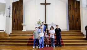 Durante a visita, o grupo de confirmandas e confirmandos da Paróquia de Rio Grande fortalecendo o vínculo entre a juventude e a Igreja.