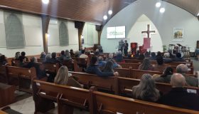 Na noite de 12 de junho, o casal Cláudio e Lorita Gernhardt falou a 25 casais sobre o tema "Cardápio do Amor"